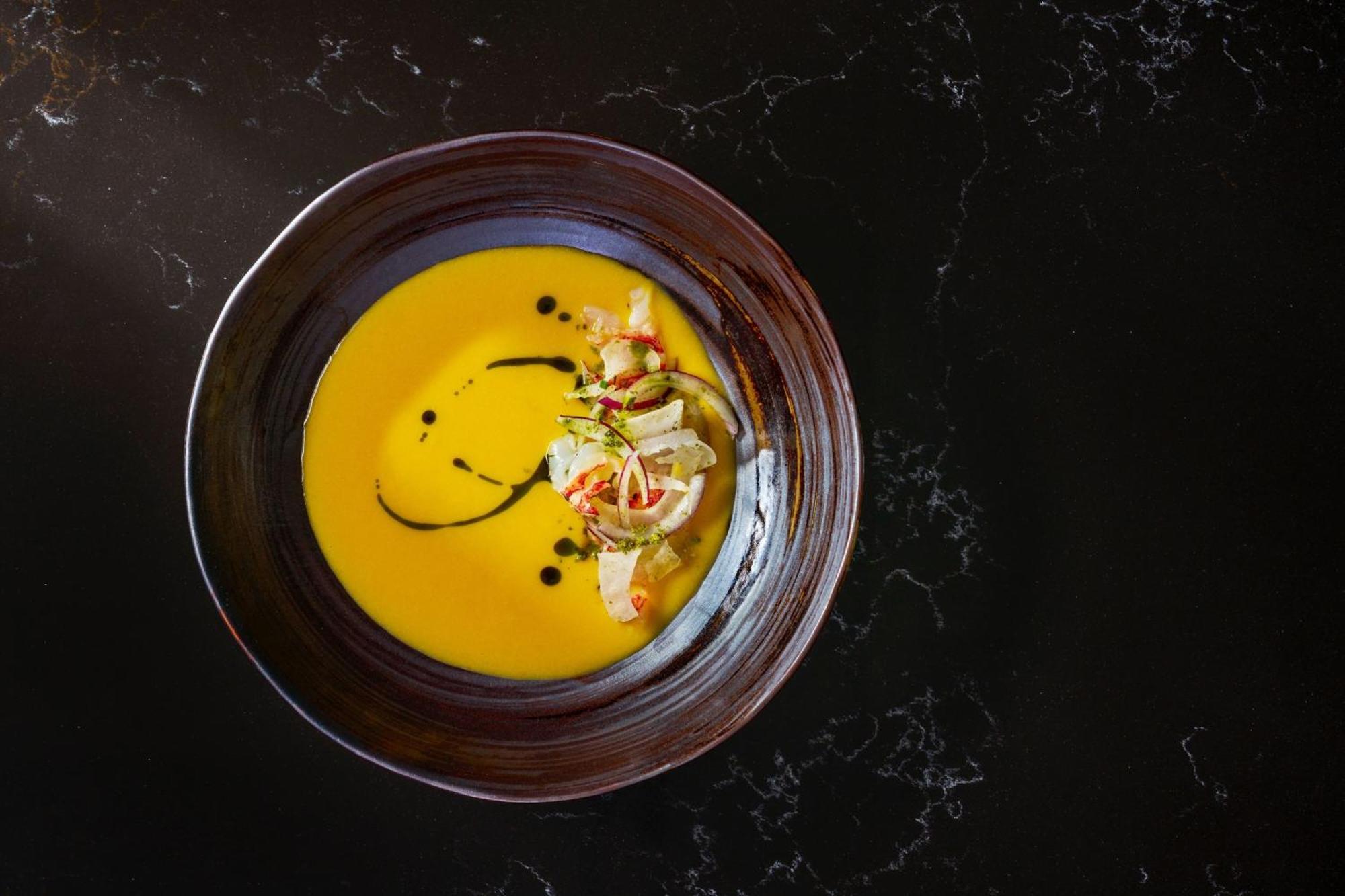 W Singapore - Sentosa Cove מראה חיצוני תמונה A bowl of carrot soup