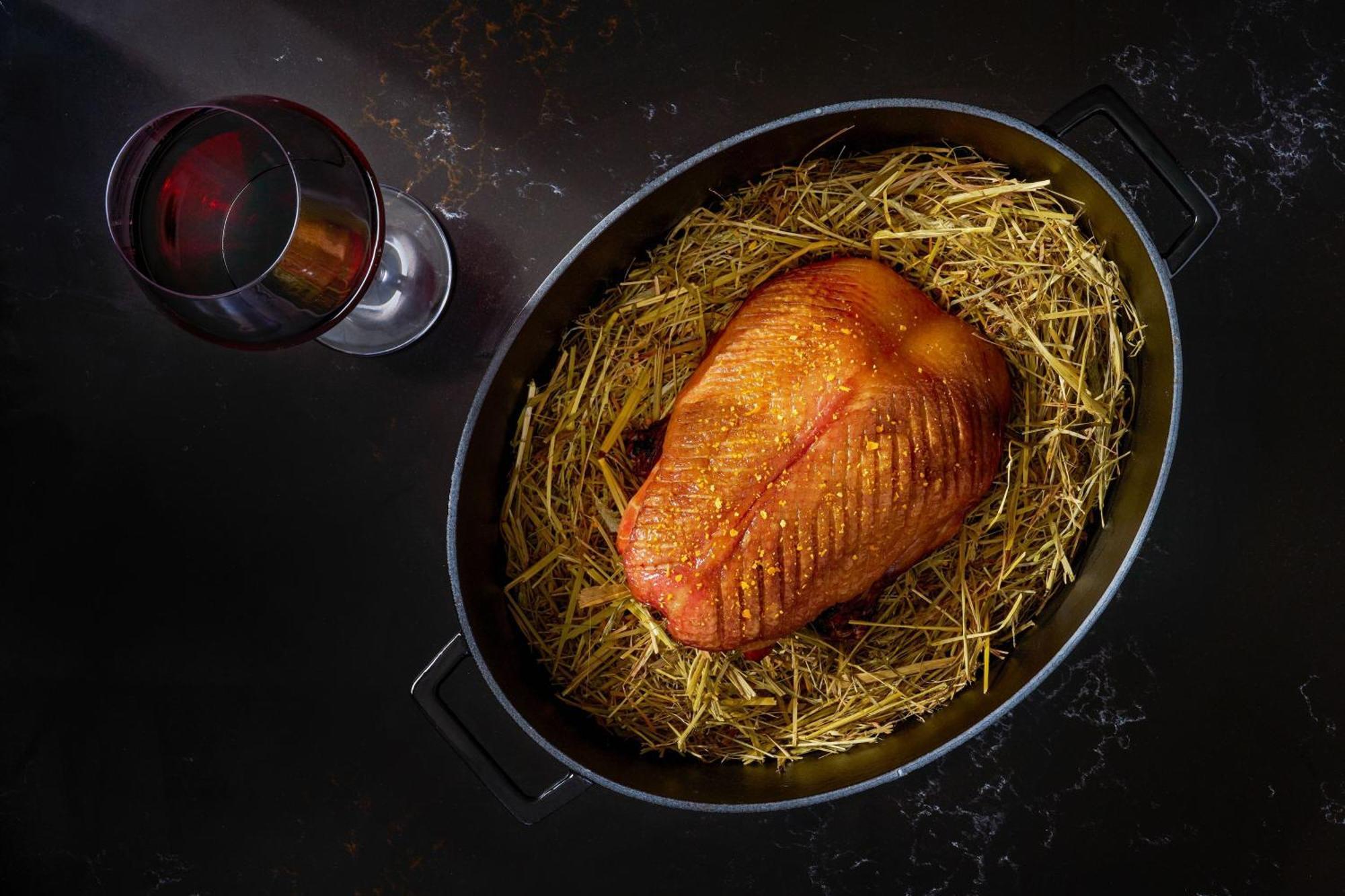 W Singapore - Sentosa Cove מראה חיצוני תמונה A roast turkey