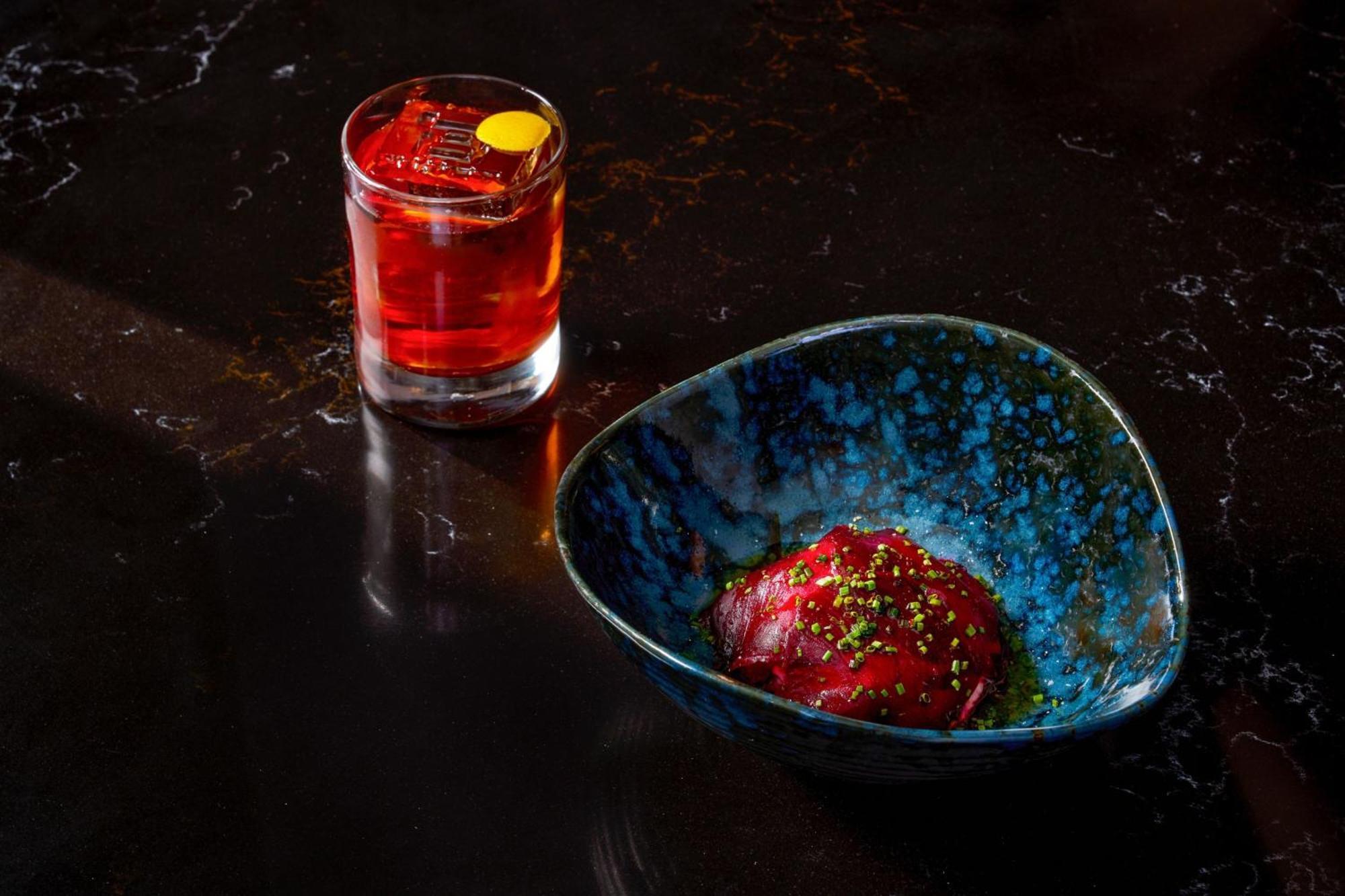 W Singapore - Sentosa Cove מראה חיצוני תמונה A Negroni cocktail